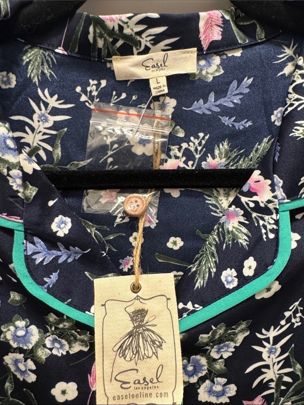 ๐ easel Floral wTeal Trim Silky Loungewear Button Down Top. L. NWT!๐ฅ - Picture 2 of 5